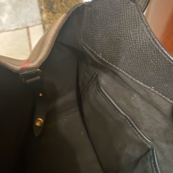 Burberry small leather tote - Picture 8 of 12